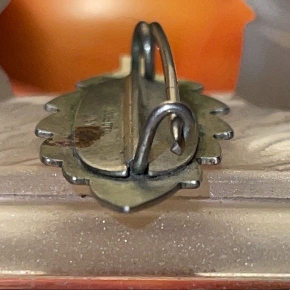 Antique Brooch GLADYS Engraved on Small Gold Leaf - Picture 2 of 12